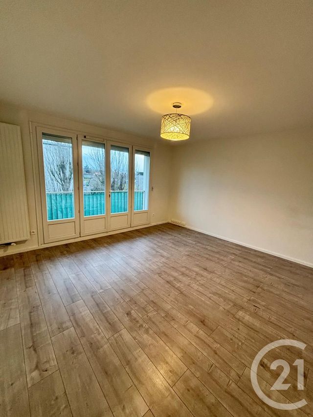 Appartement F2 à louer - 2 pièces - 46,80 m2 - St Jean De La Ruelle - 45 - CENTRE